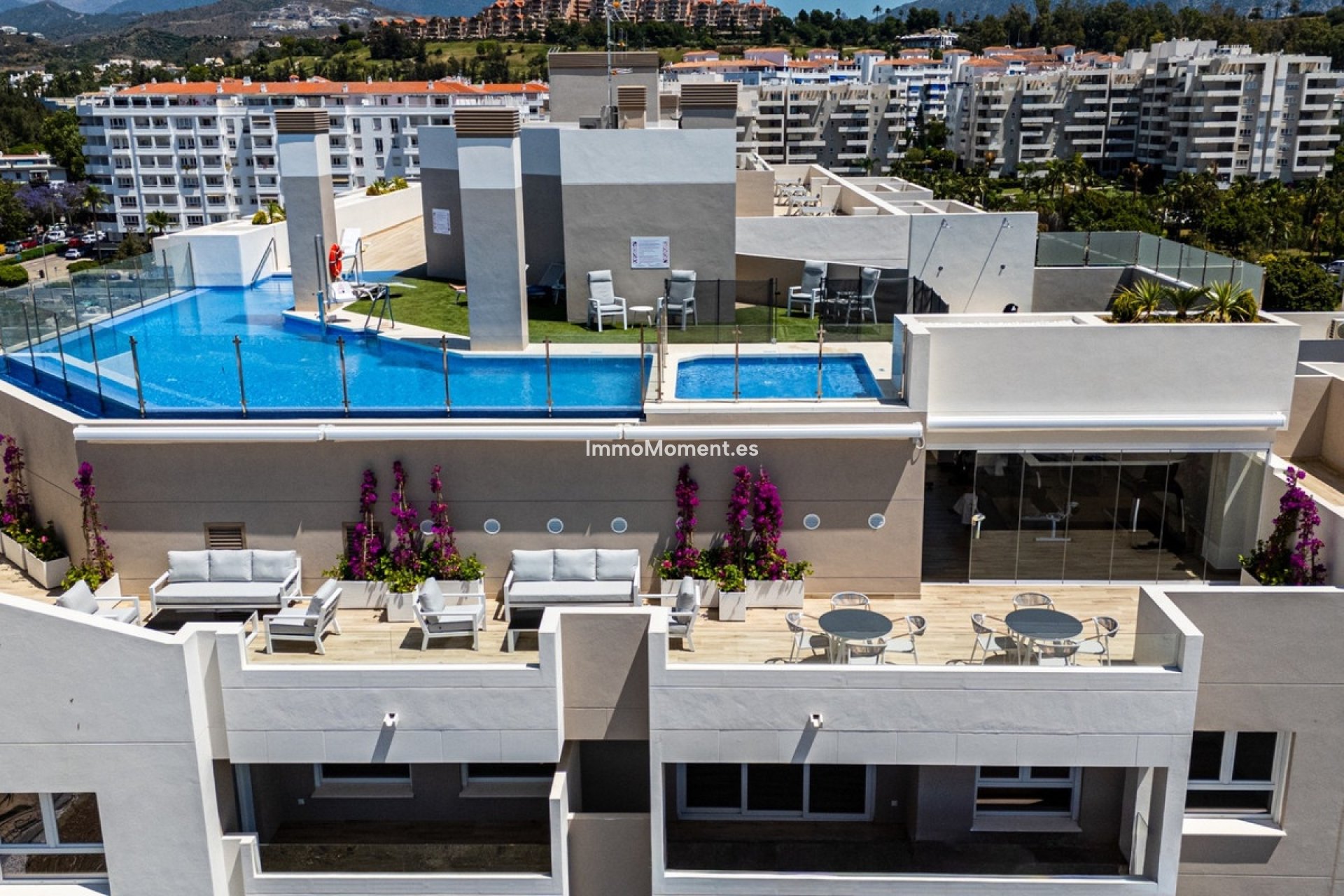 Resale - Apartment - Marbella - Nueva Andalucía