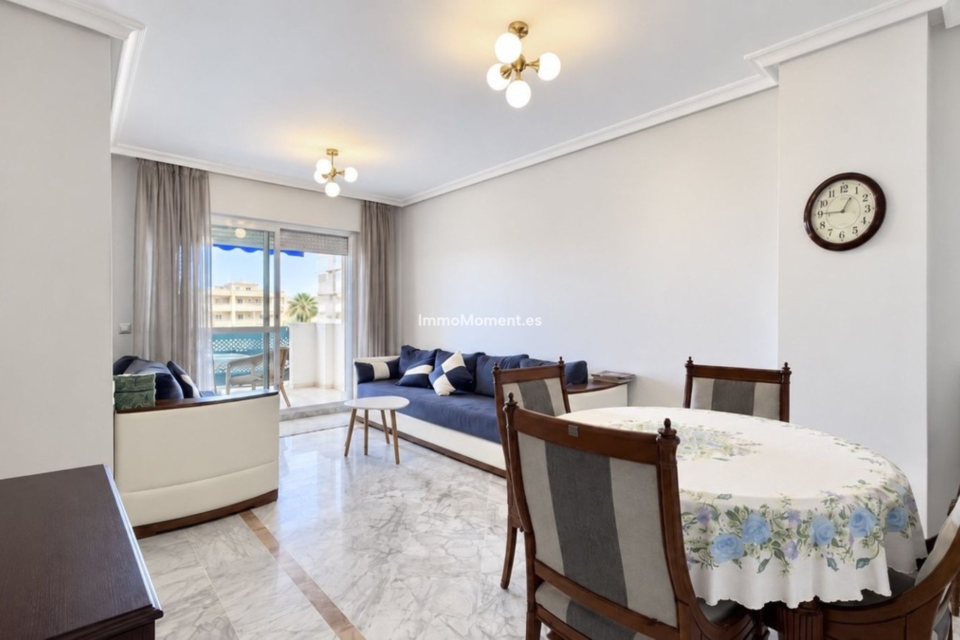 Resale - Apartment - Marbella - Nueva Andalucía