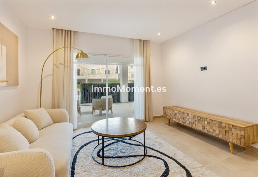 Resale - Apartment - Marbella - Nueva Andalucía