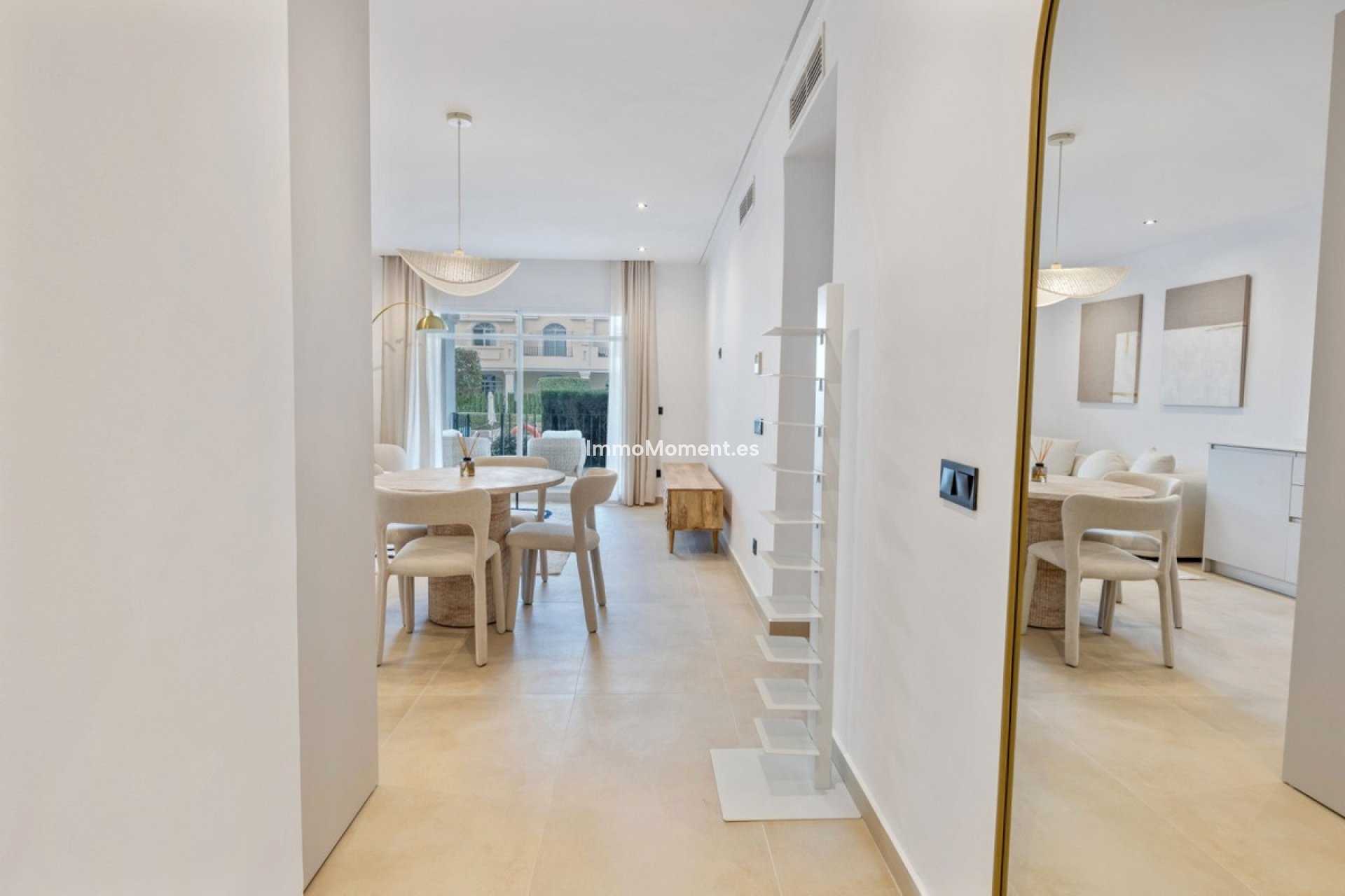 Resale - Apartment - Marbella - Nueva Andalucía