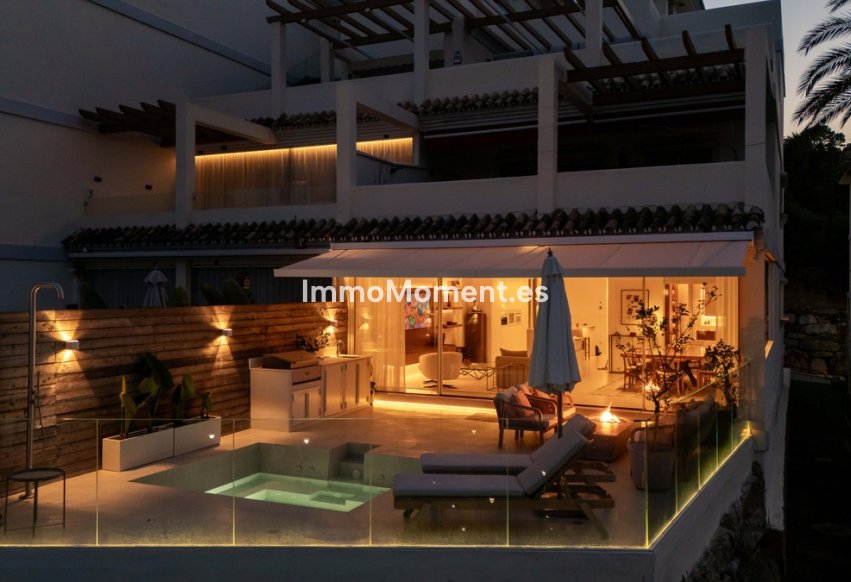 Resale - Apartment - Marbella - Nueva Andalucía