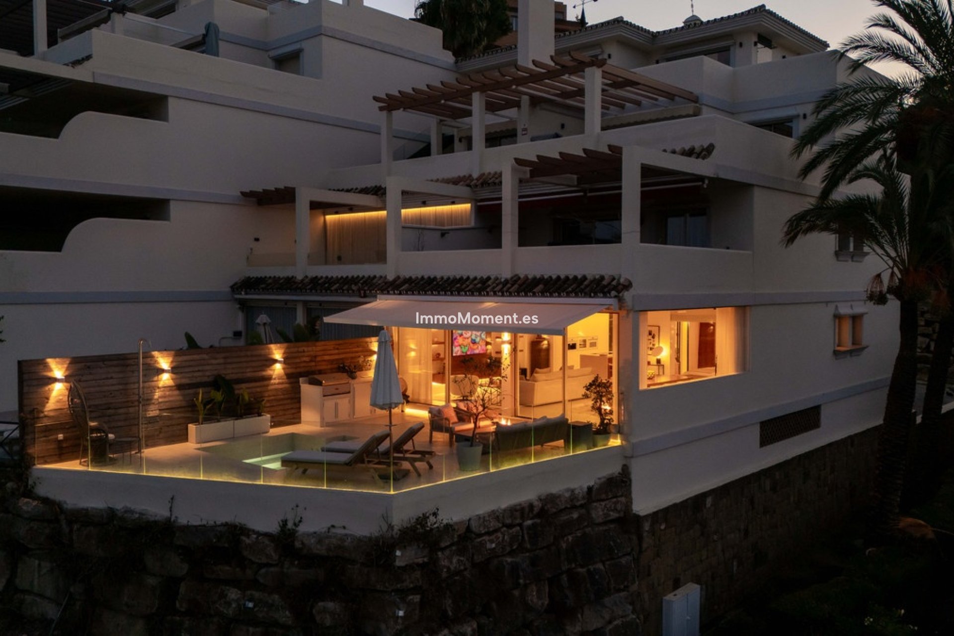 Resale - Apartment - Marbella - Nueva Andalucía