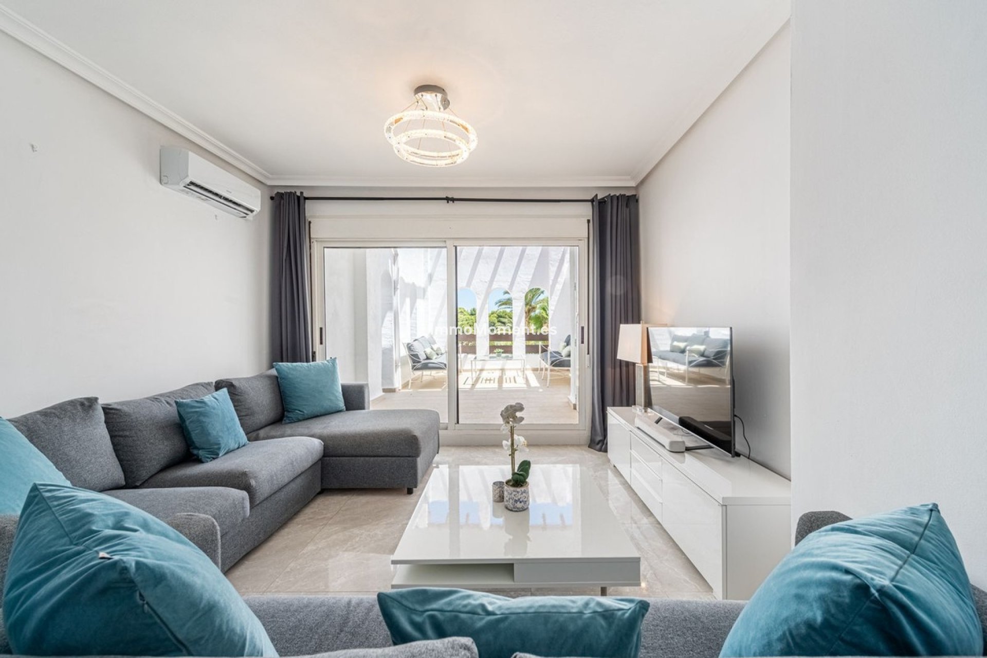 Resale - Apartment - Marbella - Nueva Andalucía