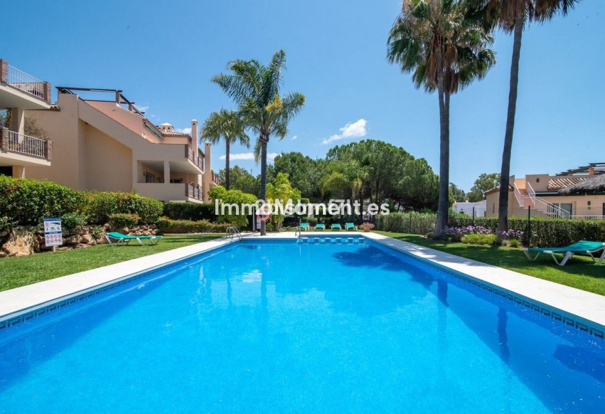 Resale - Apartment - Marbella - Nueva Andalucía