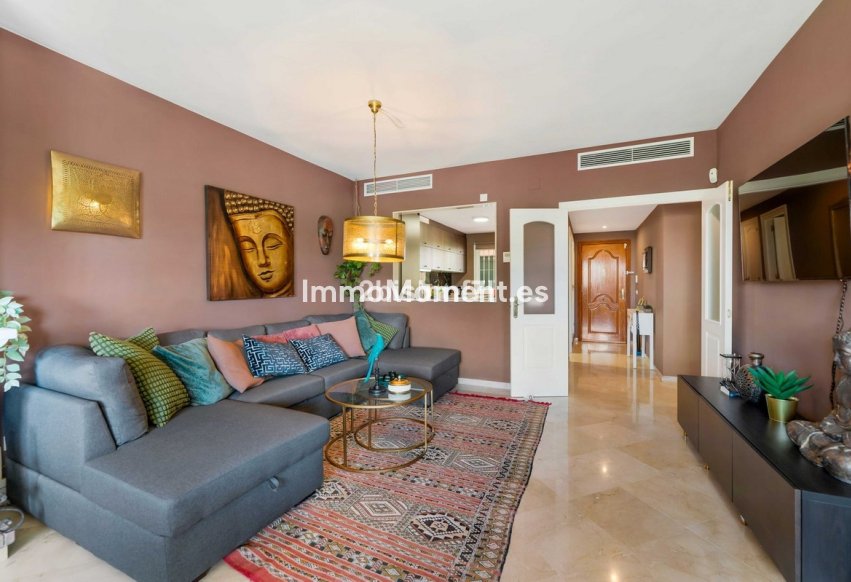 Resale - Apartment - Marbella - Nueva Andalucía