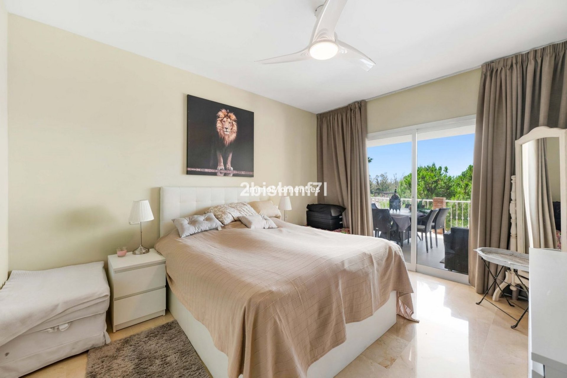 Resale - Apartment - Marbella - Nueva Andalucía