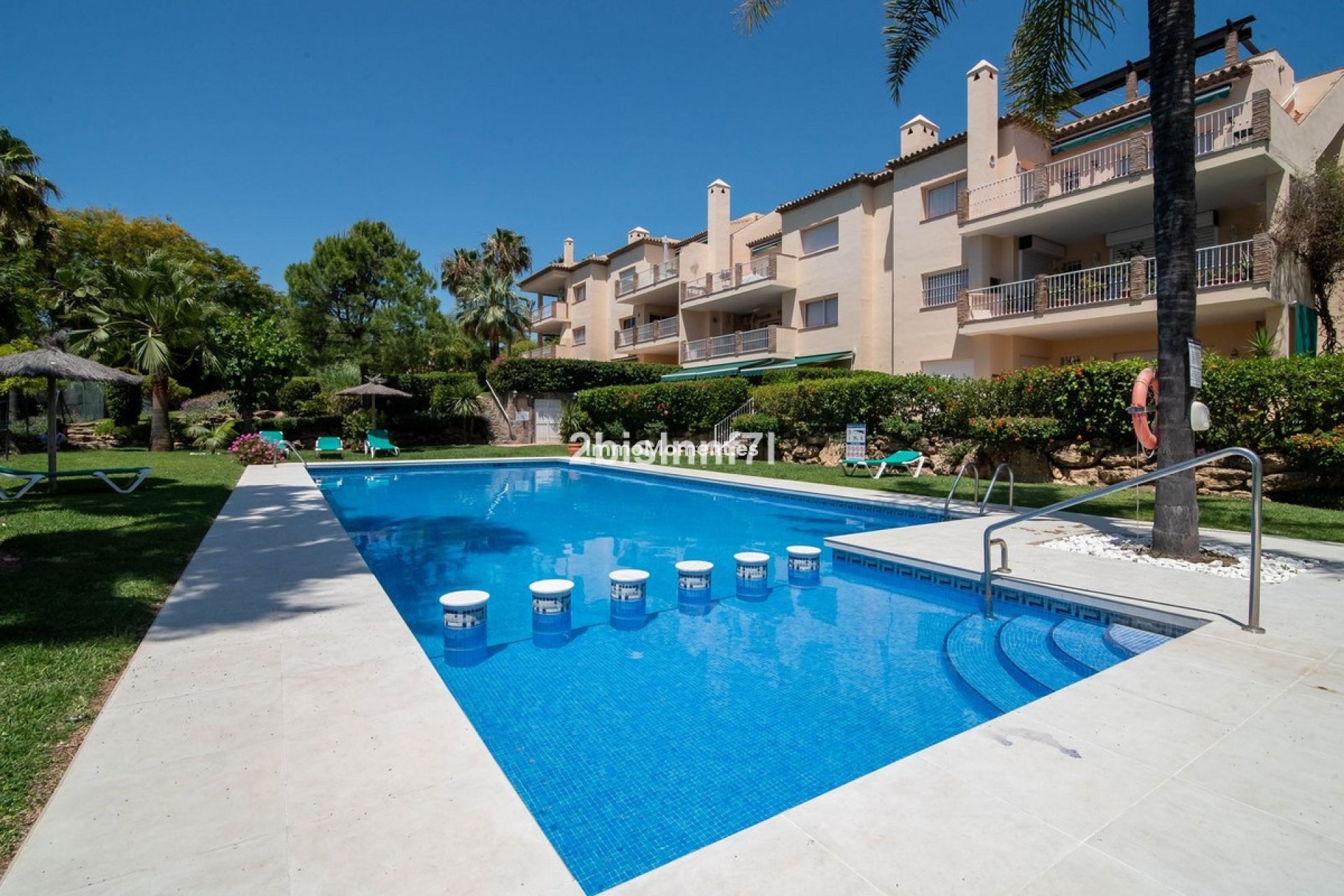Resale - Apartment - Marbella - Nueva Andalucía