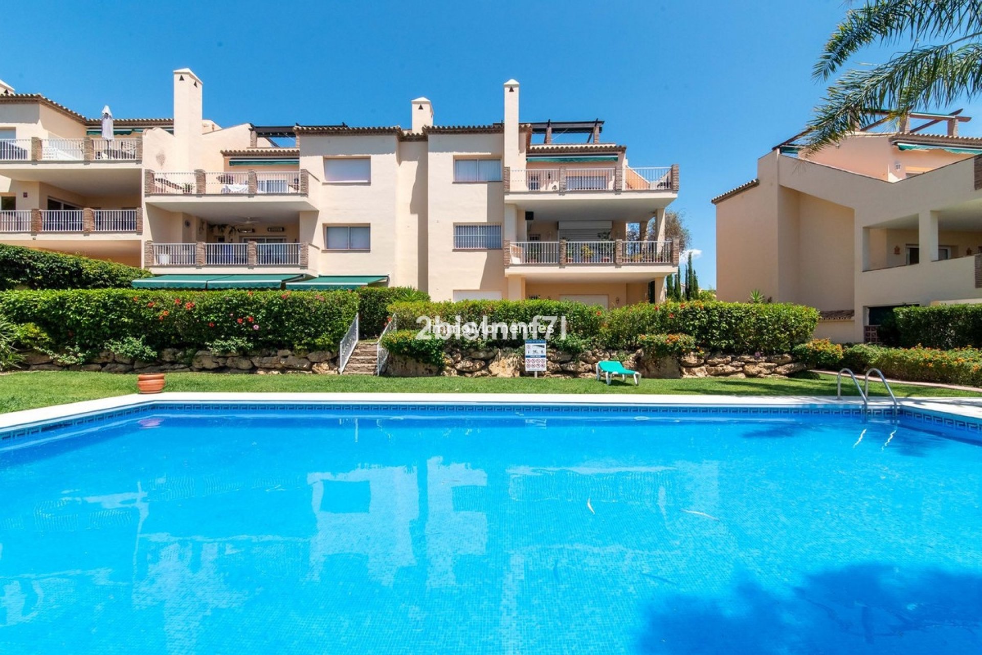 Resale - Apartment - Marbella - Nueva Andalucía