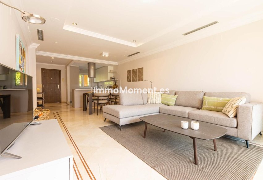 Resale - Apartment - Marbella - Nueva Andalucía