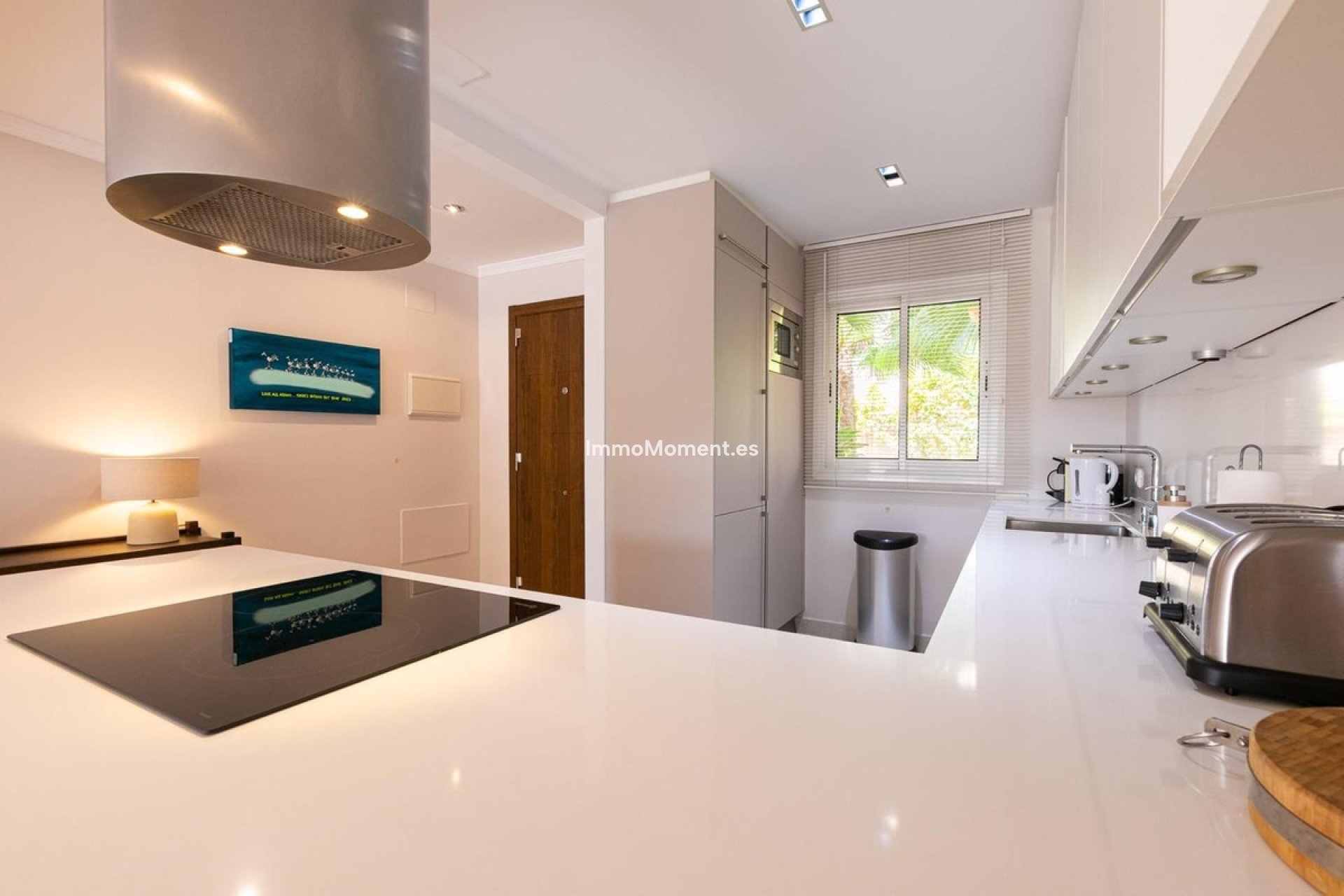 Resale - Apartment - Marbella - Nueva Andalucía