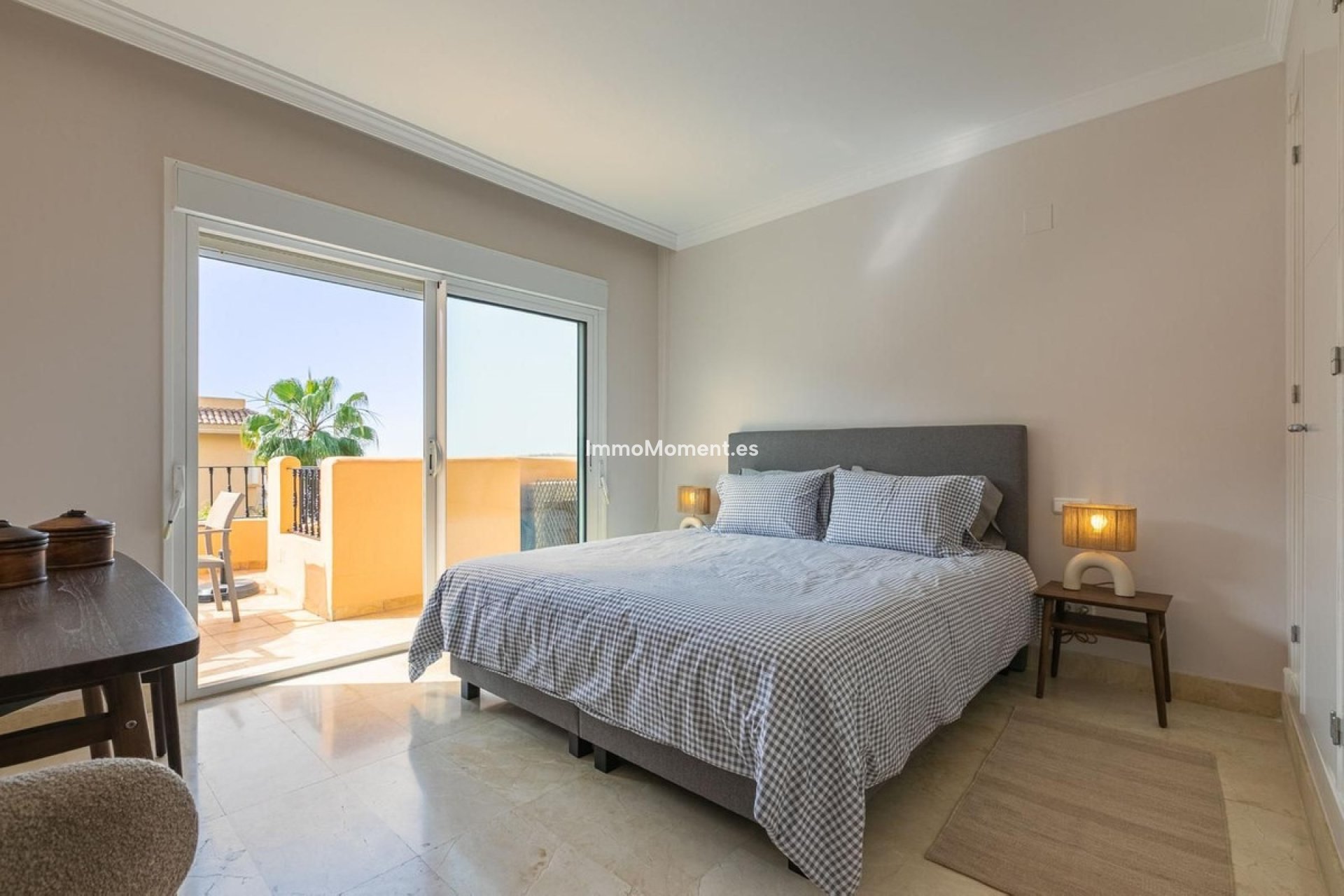 Resale - Apartment - Marbella - Nueva Andalucía