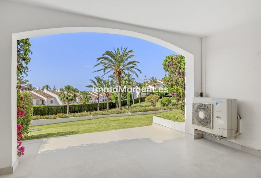 Resale - Apartment - Marbella - Nueva Andalucía