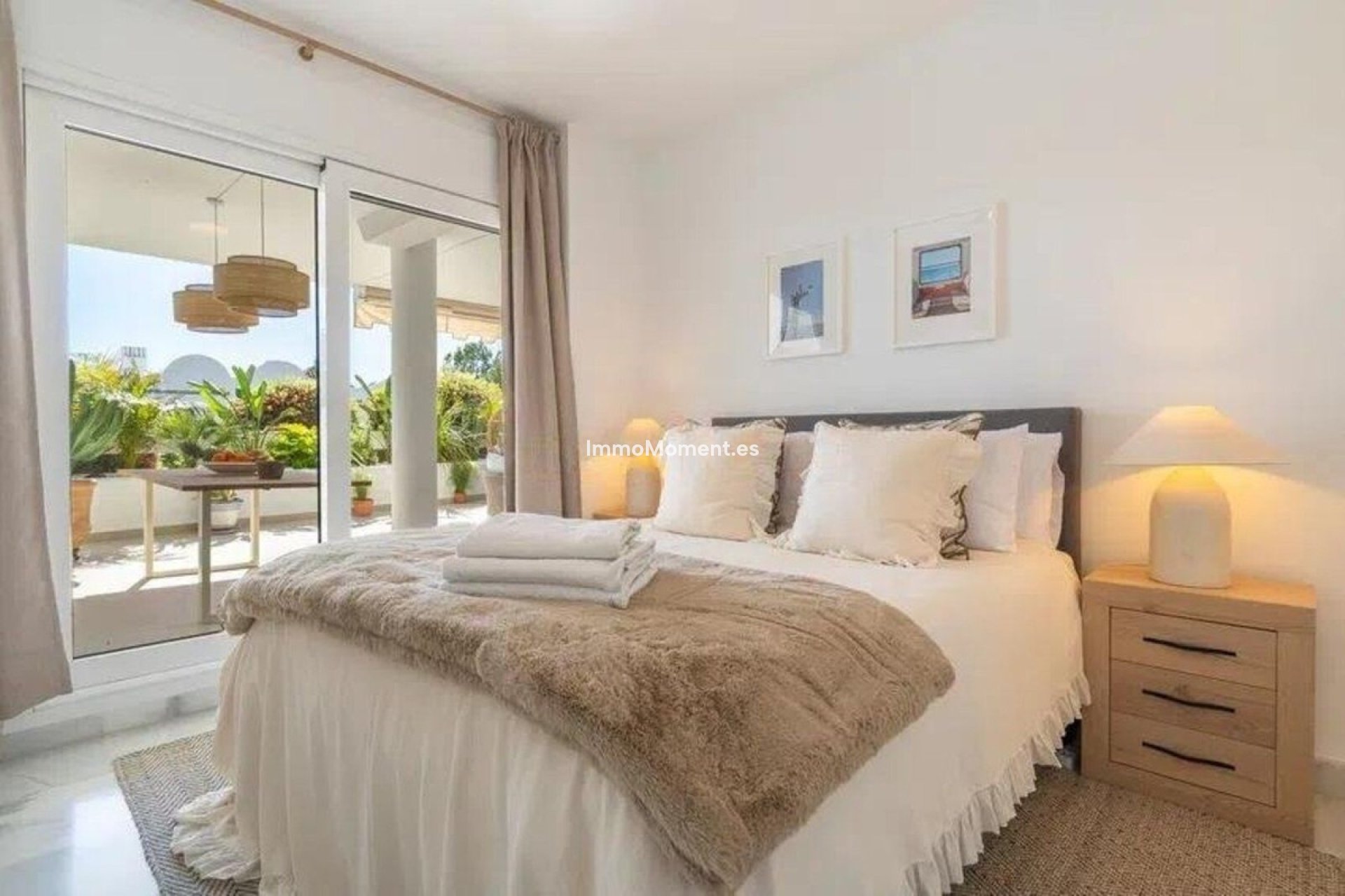 Resale - Apartment - Marbella - Nueva Andalucía