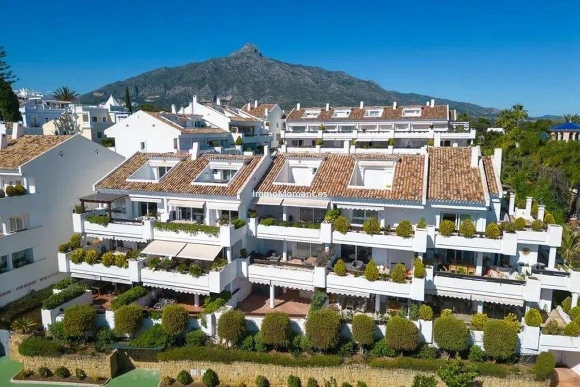 Resale - Apartment - Marbella - Nueva Andalucía