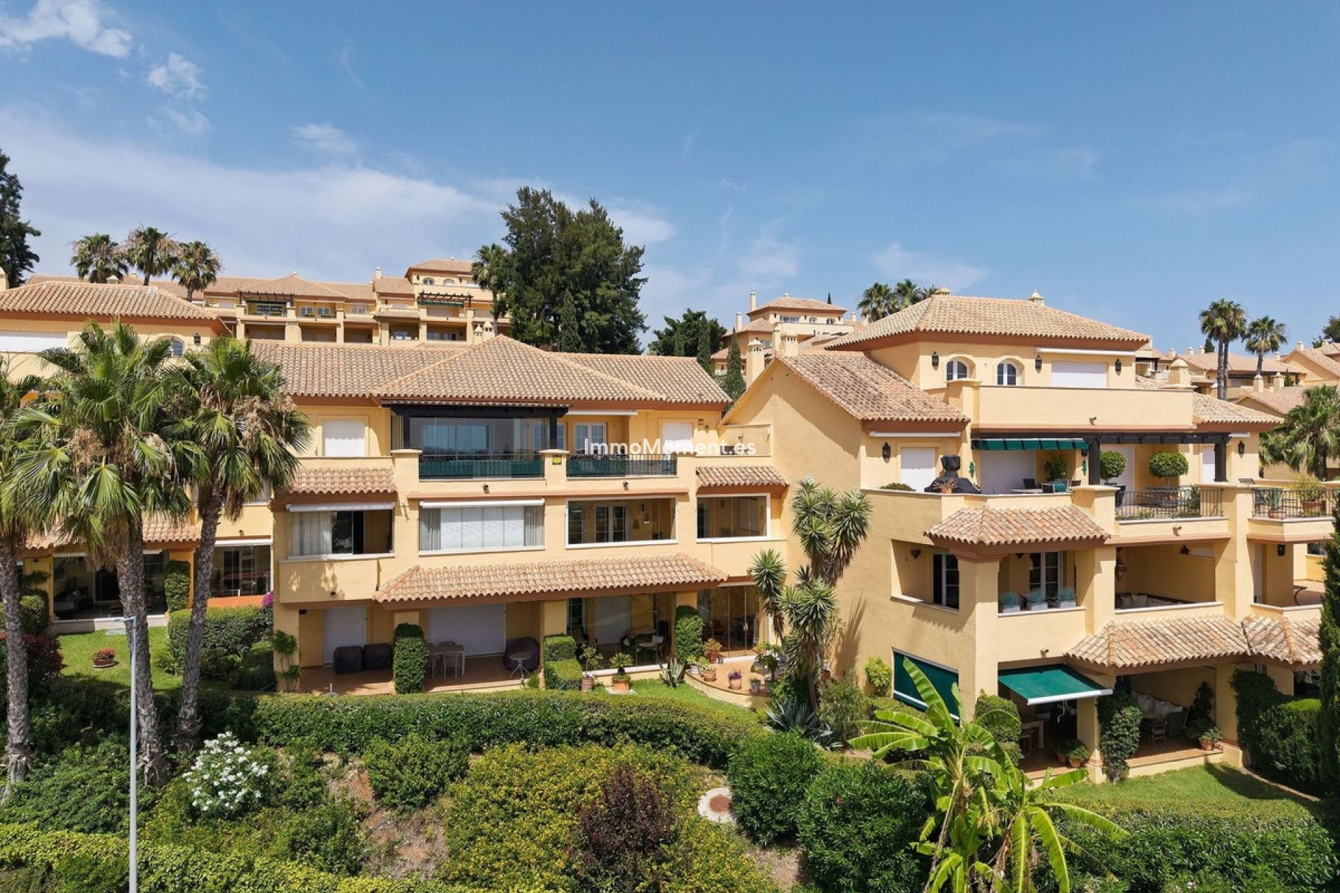 Resale - Apartment - Marbella - Nueva Andalucía