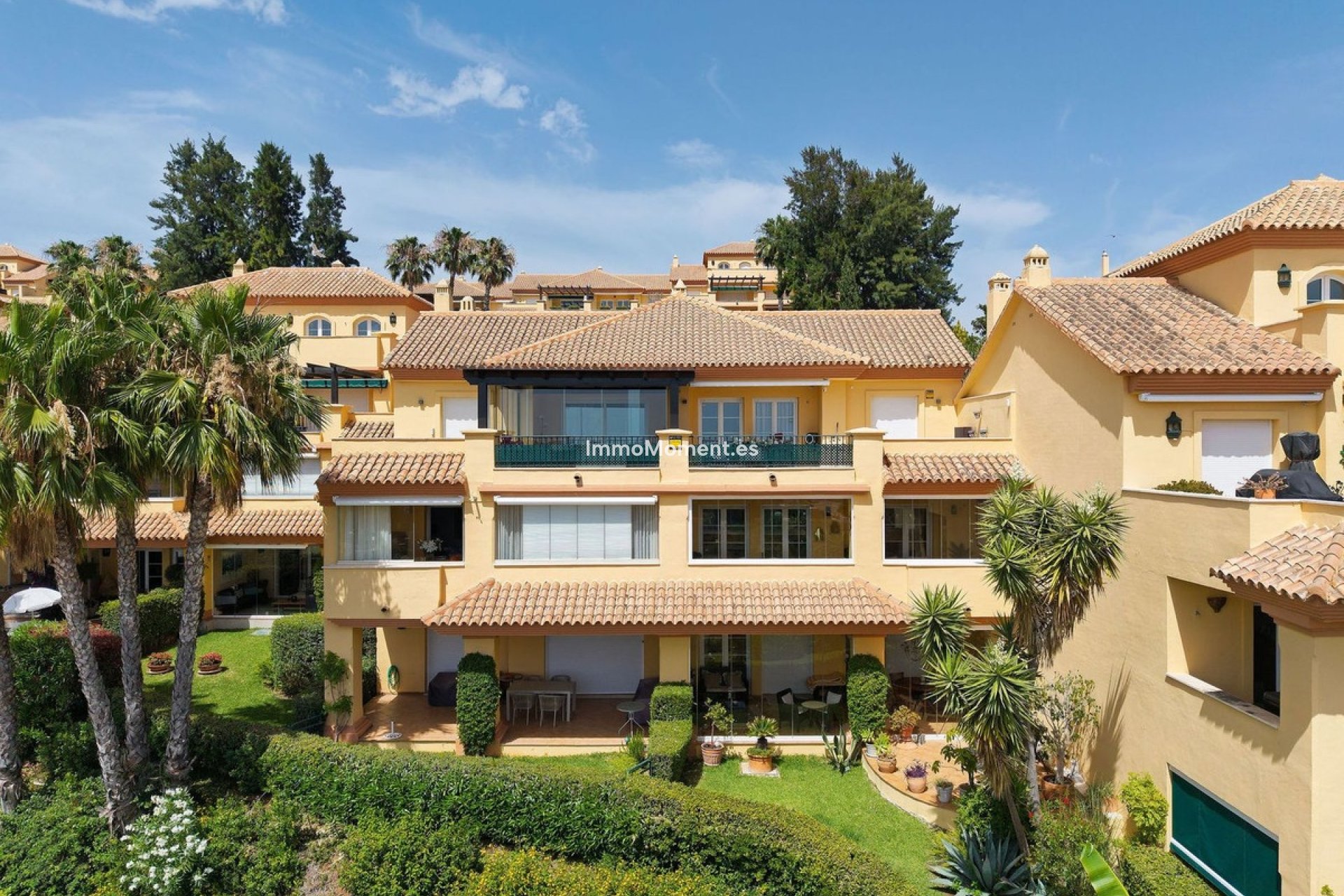 Resale - Apartment - Marbella - Nueva Andalucía
