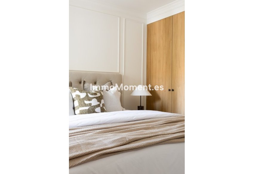 Resale - Apartment - Marbella - Nueva Andalucía