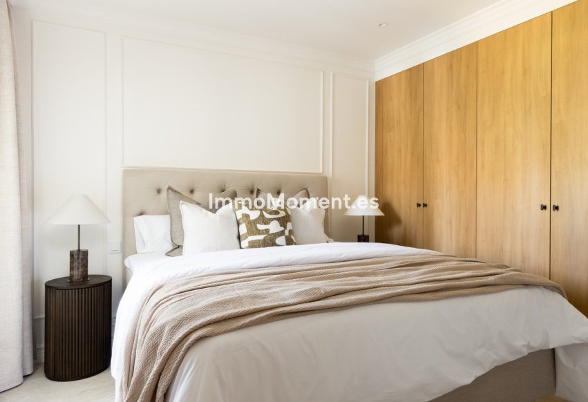 Resale - Apartment - Marbella - Nueva Andalucía