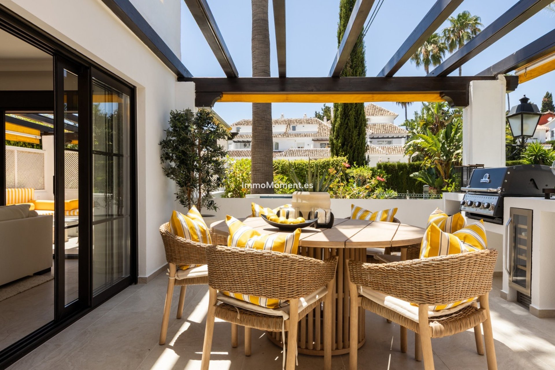 Resale - Apartment - Marbella - Nueva Andalucía