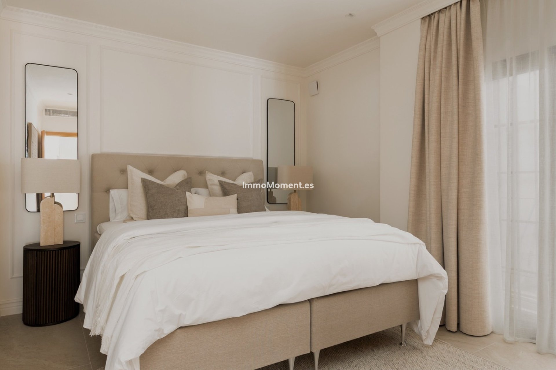 Resale - Apartment - Marbella - Nueva Andalucía