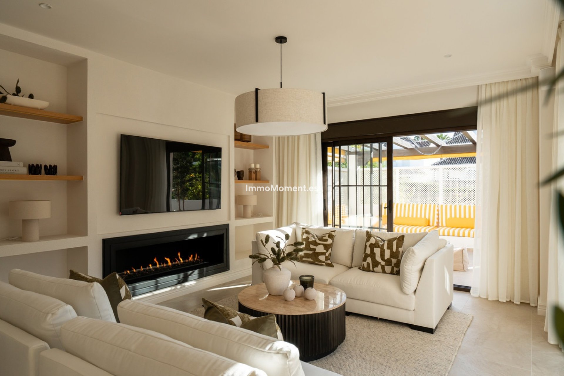 Resale - Apartment - Marbella - Nueva Andalucía