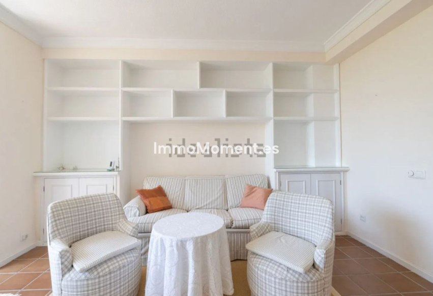 Resale - Apartment - Marbella - Nueva Andalucía