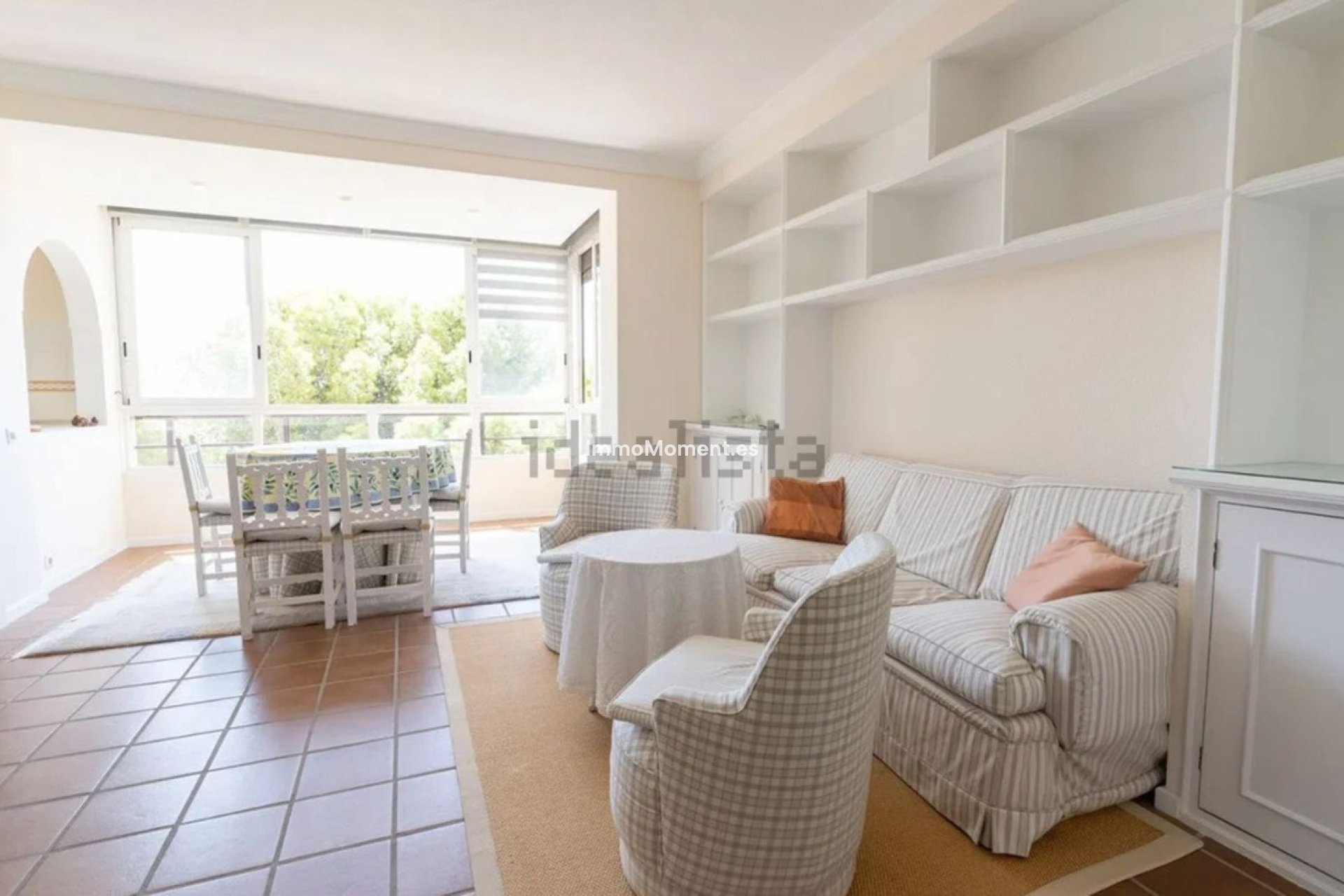 Resale - Apartment - Marbella - Nueva Andalucía