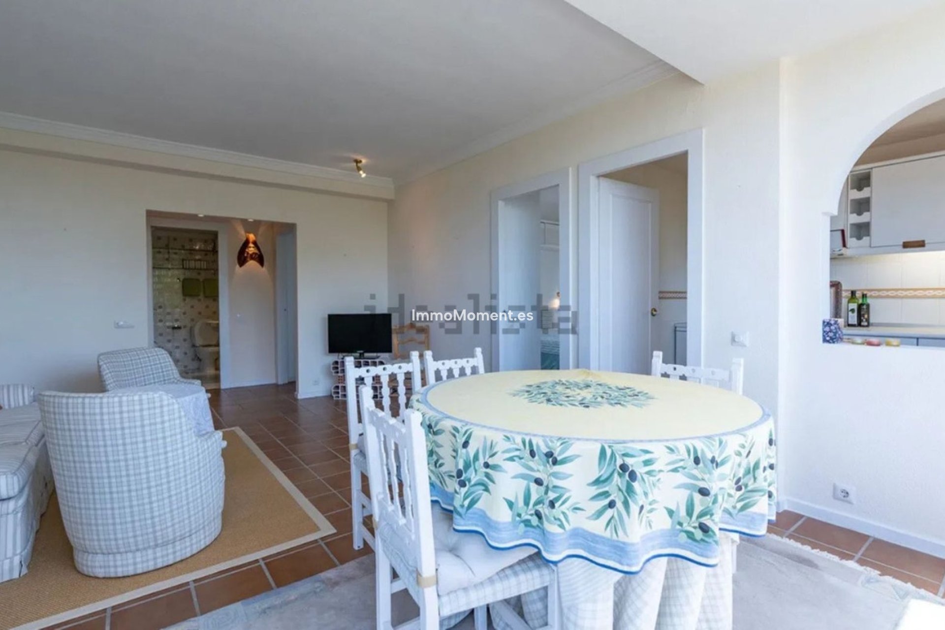Resale - Apartment - Marbella - Nueva Andalucía
