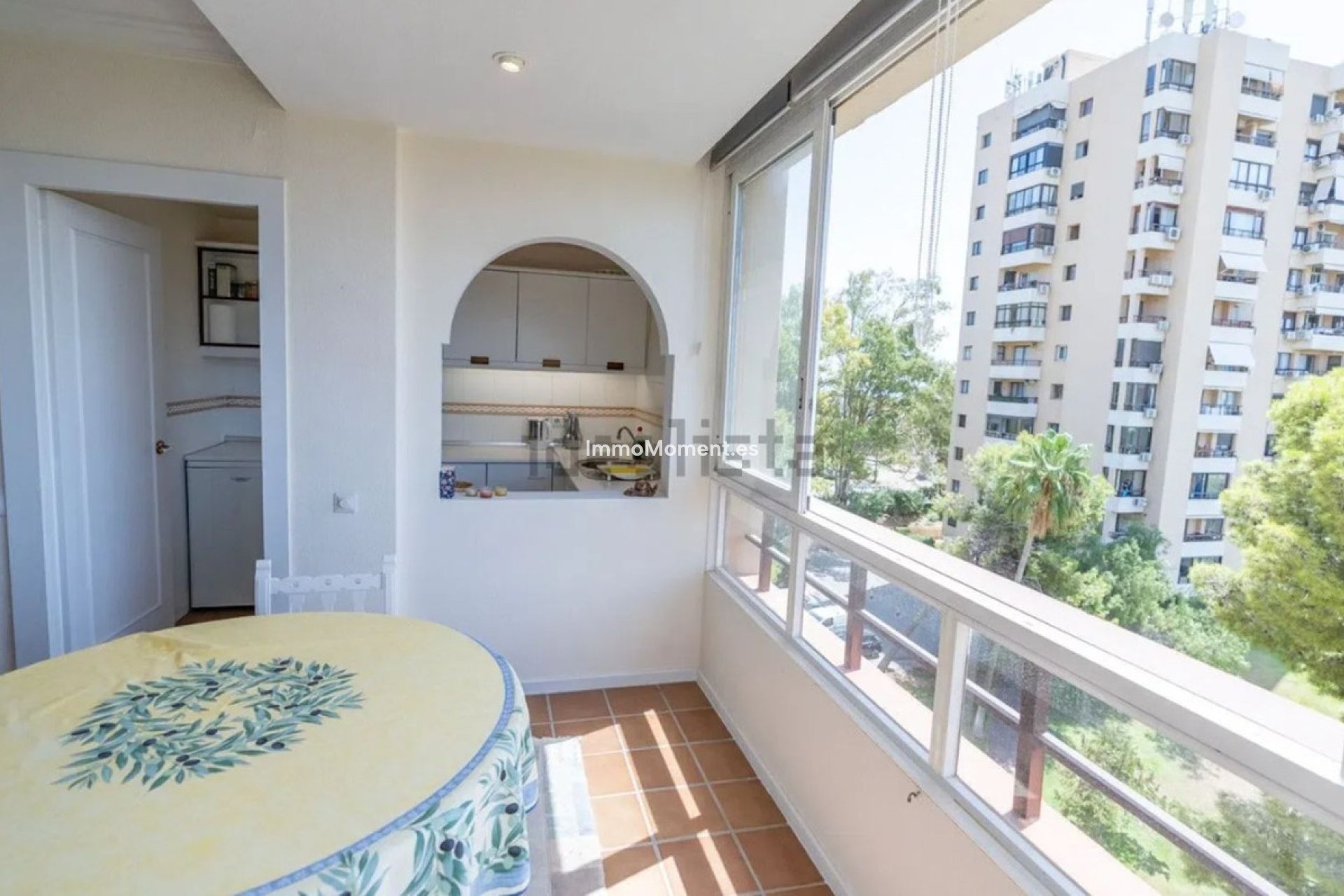 Resale - Apartment - Marbella - Nueva Andalucía