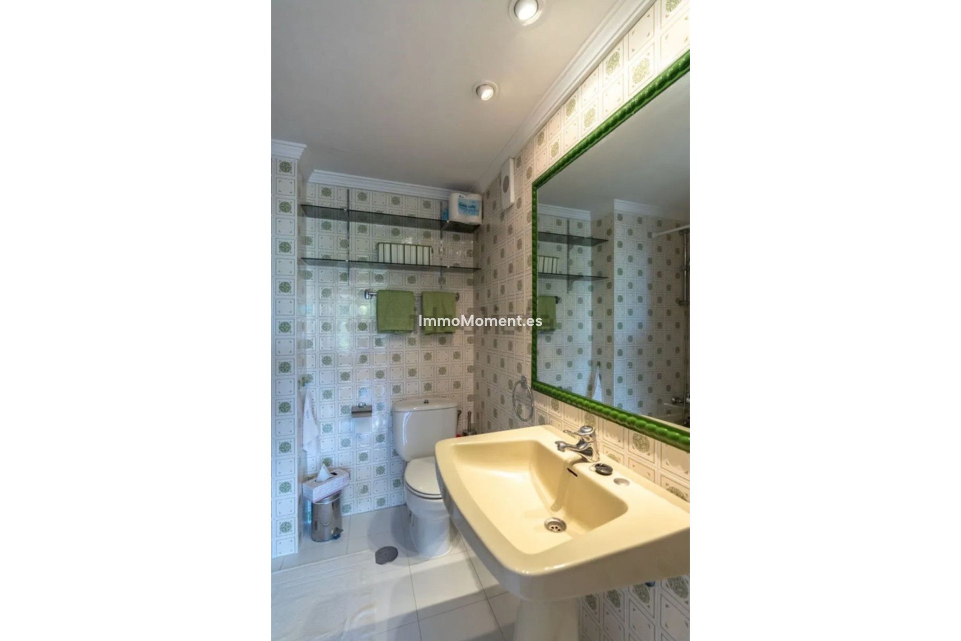 Resale - Apartment - Marbella - Nueva Andalucía