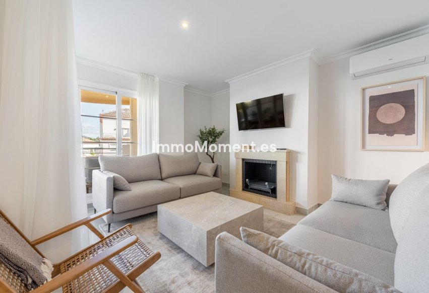 Resale - Apartment - Marbella - Nueva Andalucía