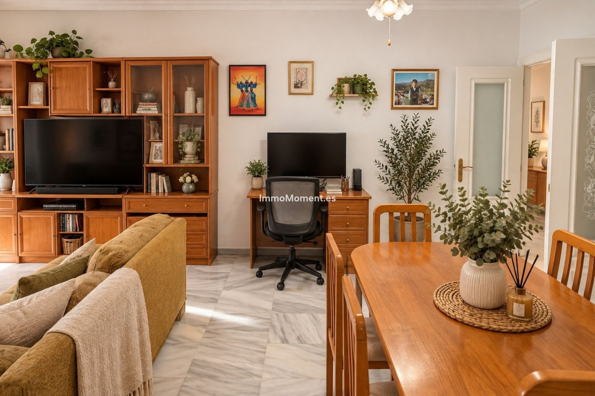 Resale - Apartment - Marbella - Nueva Andalucía