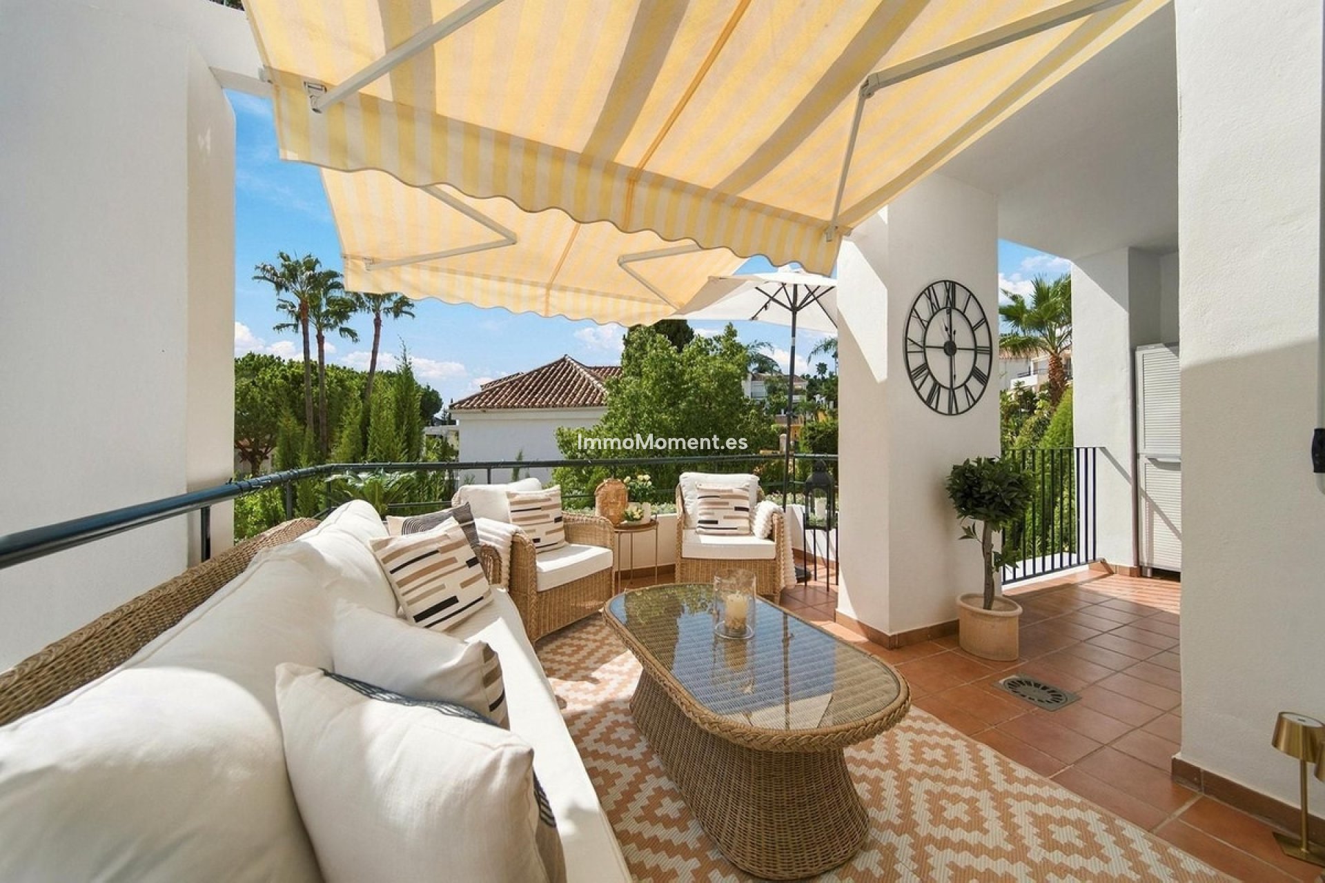 Resale - Apartment - Marbella - Nueva Andalucía