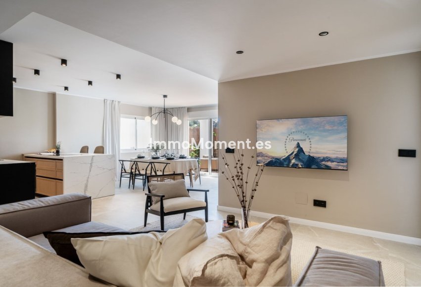Resale - Apartment - Marbella - Nueva Andalucía