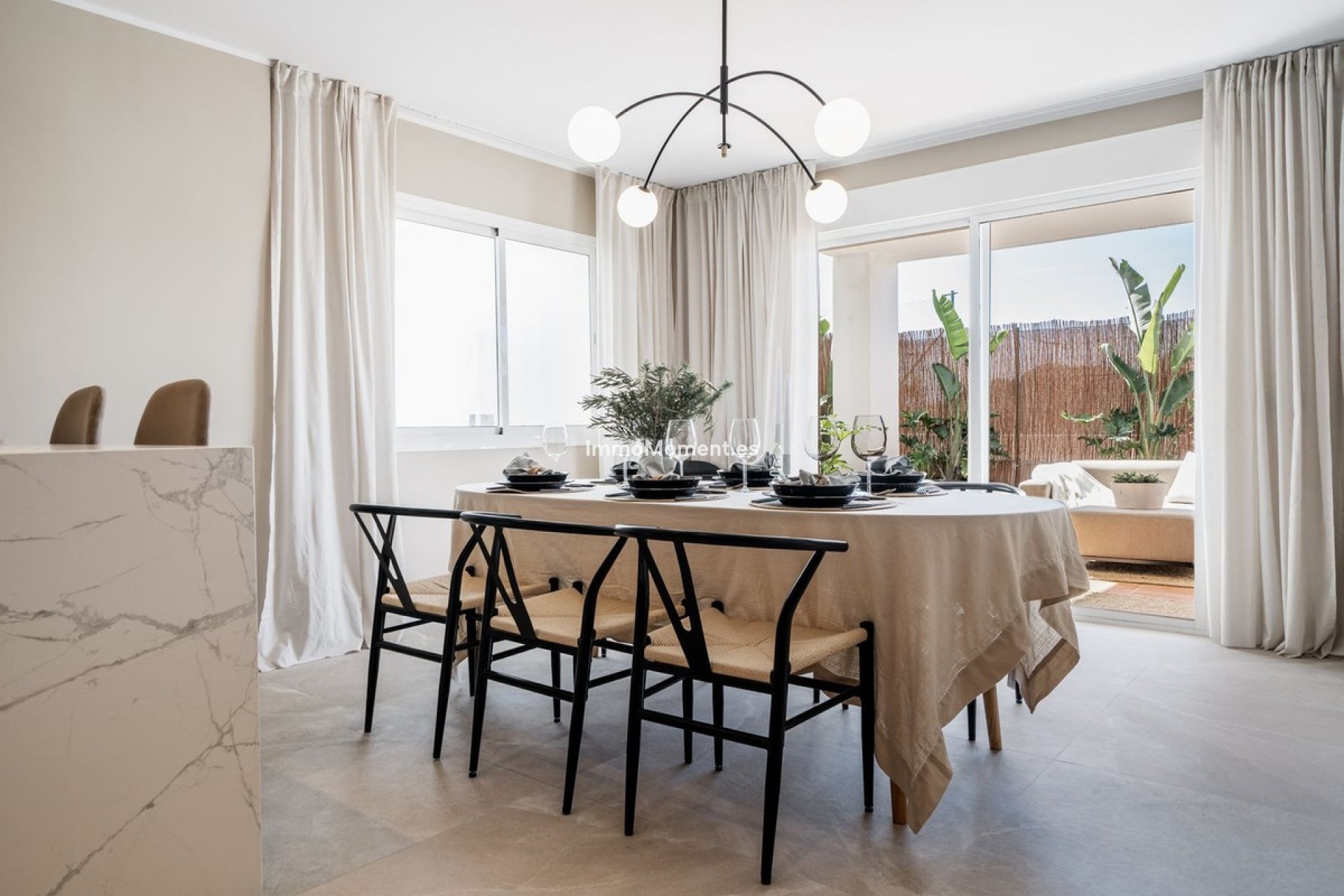 Resale - Apartment - Marbella - Nueva Andalucía