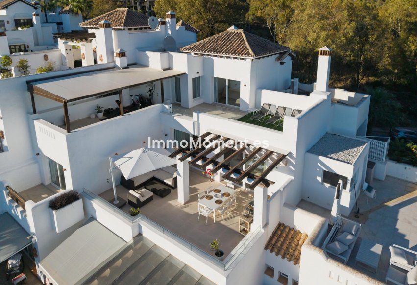 Resale - Apartment - Marbella - Nueva Andalucía