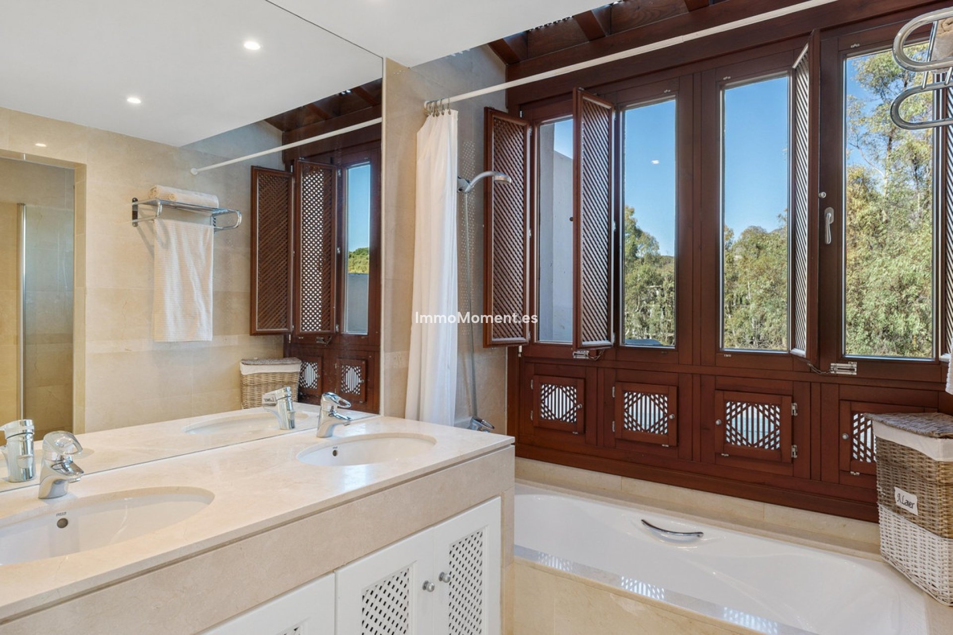 Resale - Apartment - Marbella - Nueva Andalucía