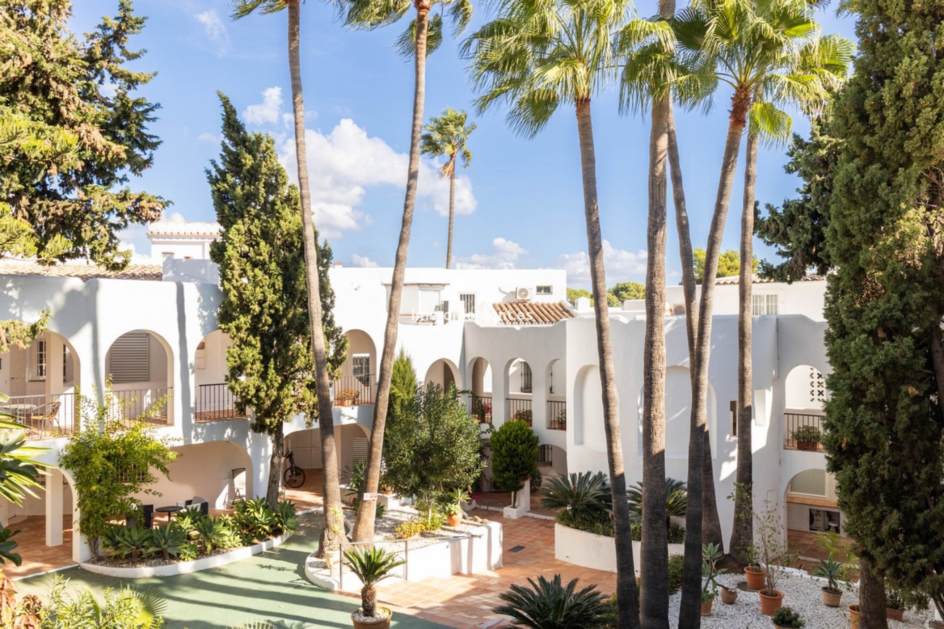 Resale - Apartment - Marbella - Nueva Andalucía