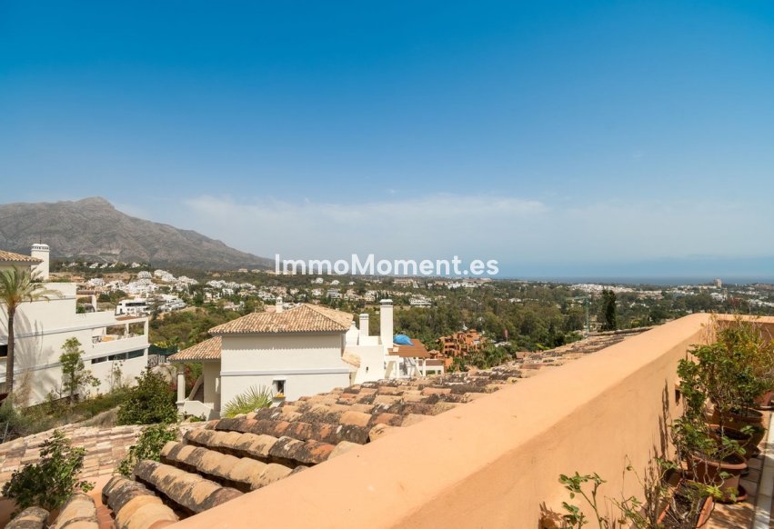 Resale - Apartment - Marbella - Nueva Andalucía