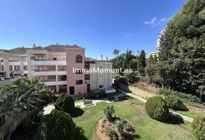 Resale - Apartment - Marbella - Nueva Andalucía