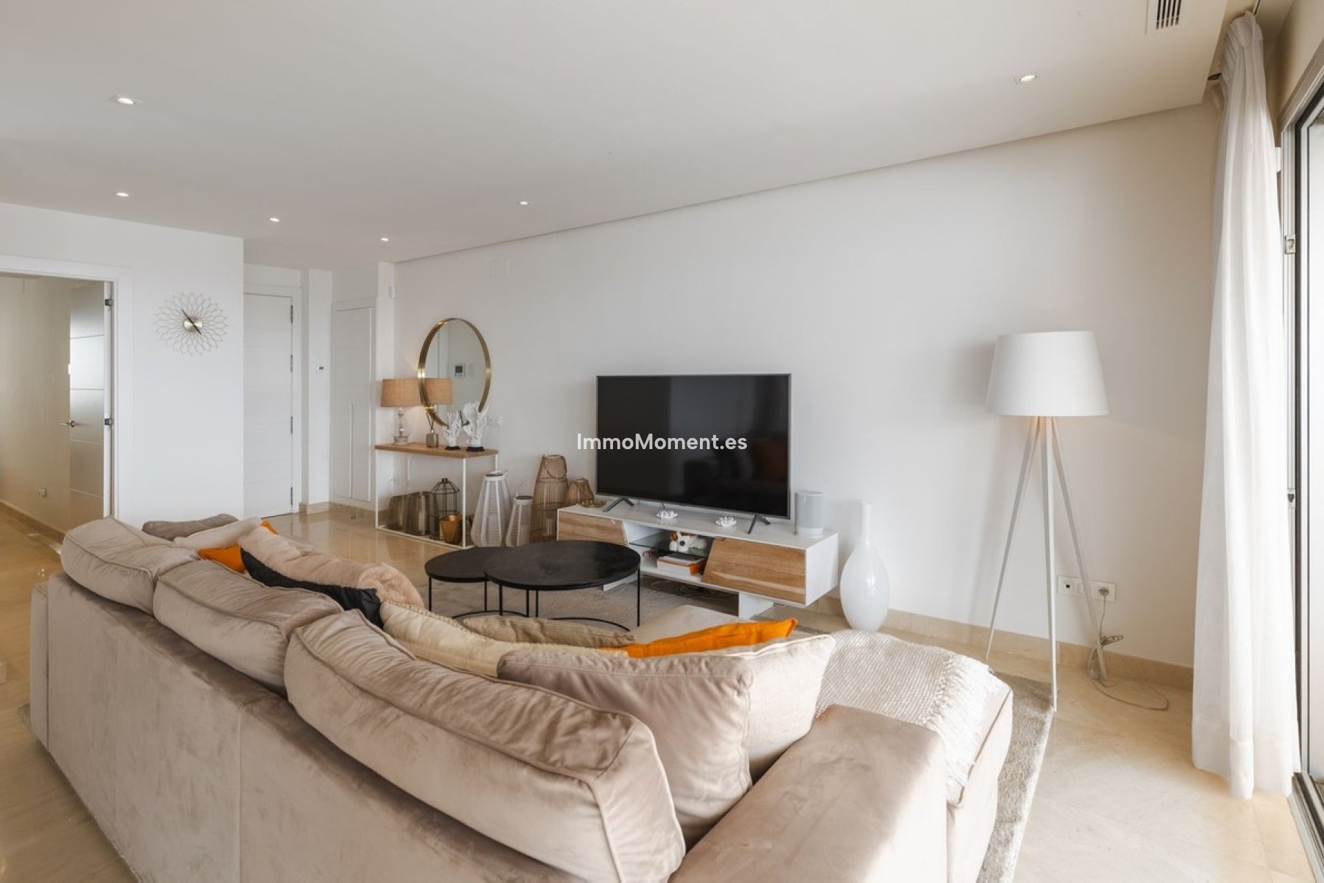 Resale - Apartment - Marbella - Nueva Andalucía