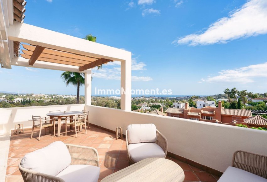 Resale - Apartment - Marbella - Nueva Andalucía