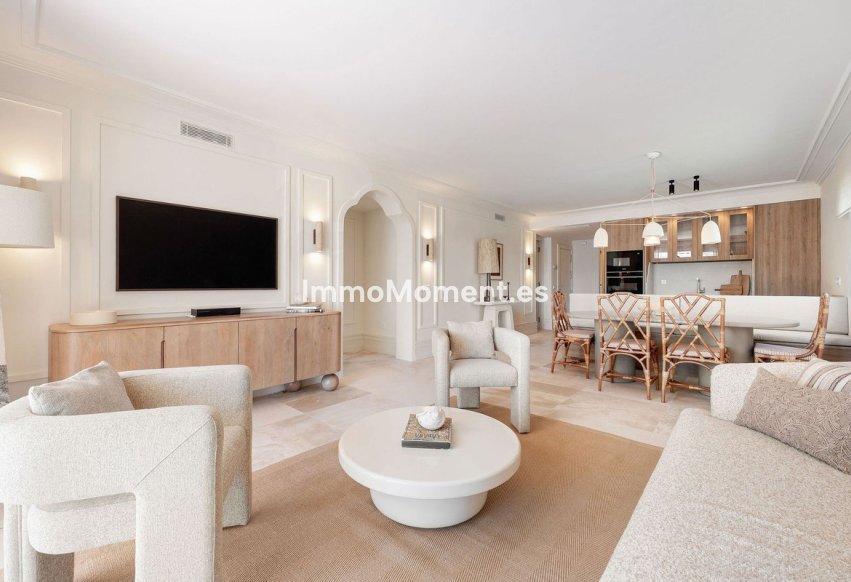 Resale - Apartment - Marbella - Nueva Andalucía