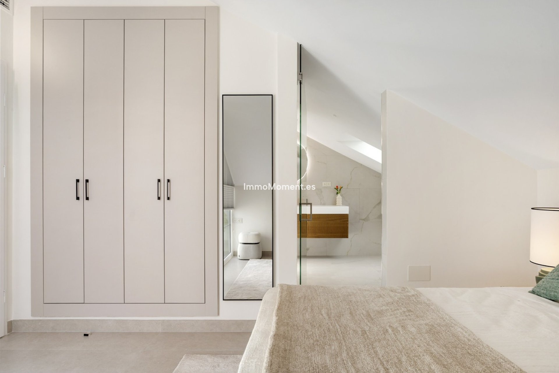 Resale - Apartment - Marbella - Nueva Andalucía