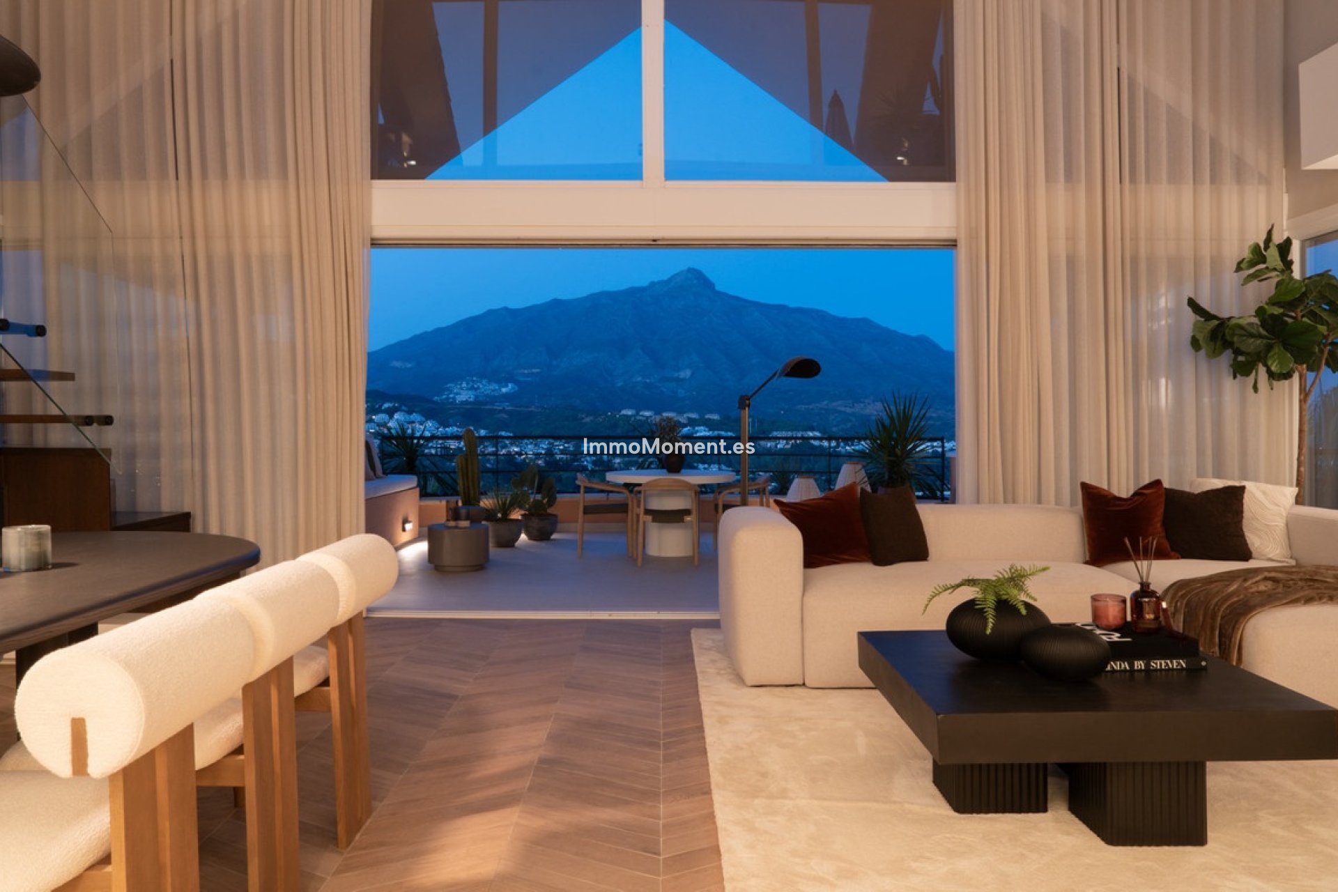 Resale - Apartment - Marbella - Nueva Andalucía