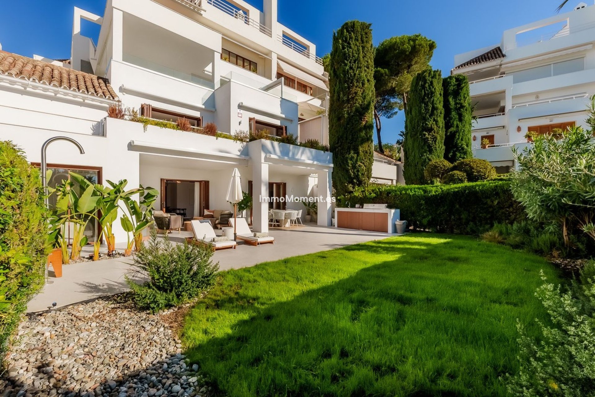 Resale - Apartment - Marbella - Nueva Andalucía