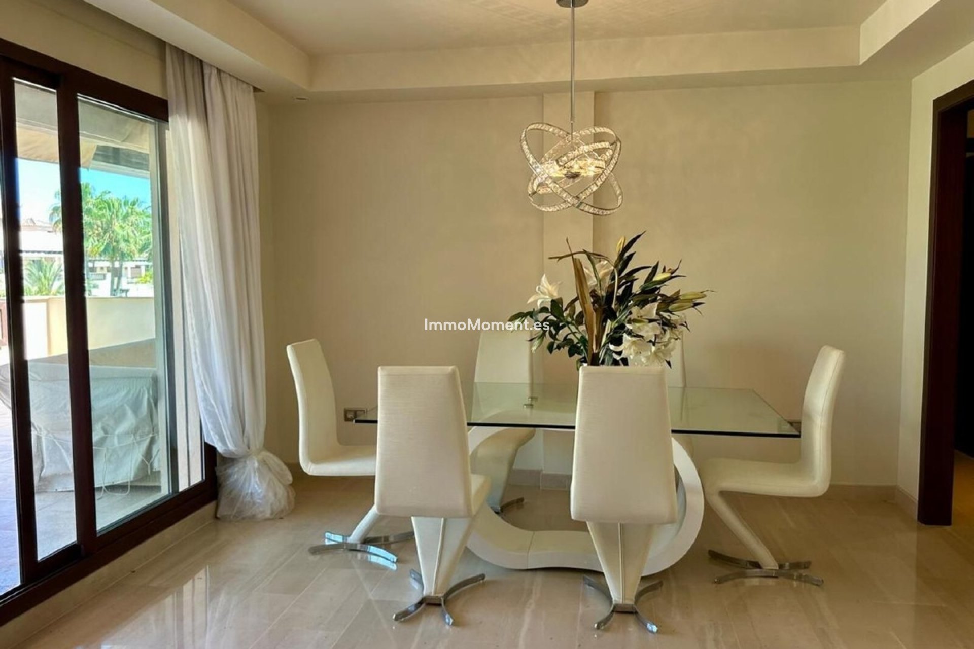 Resale - Apartment - Marbella - Nueva Andalucía