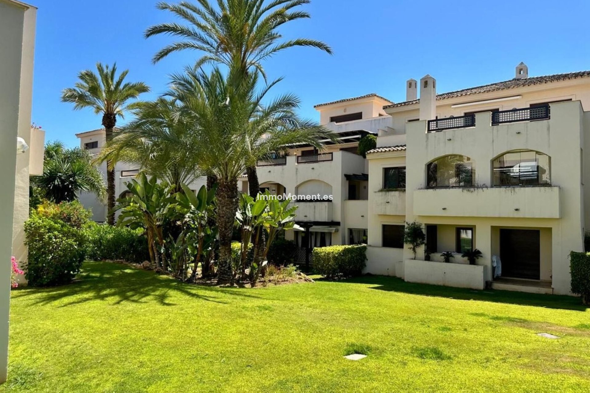 Resale - Apartment - Marbella - Nueva Andalucía