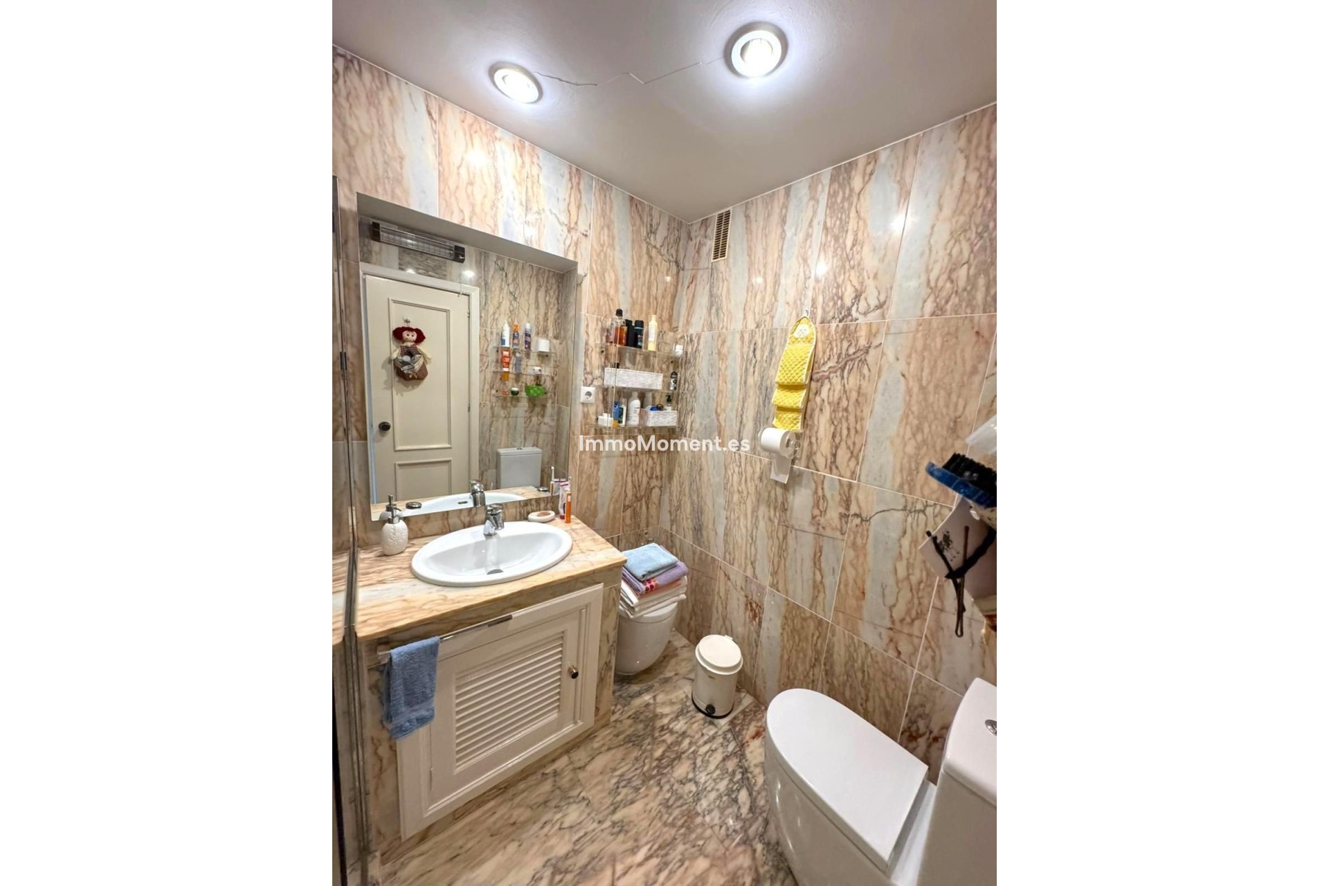 Resale - Apartment - Marbella - Nueva Andalucía