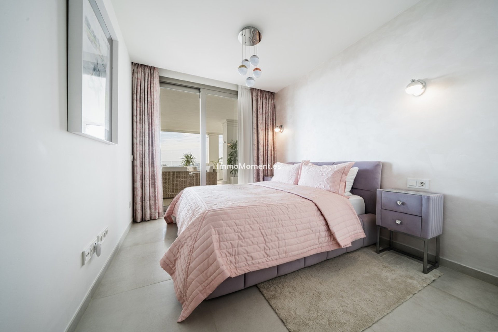 Resale - Apartment - Marbella - Nueva Andalucía